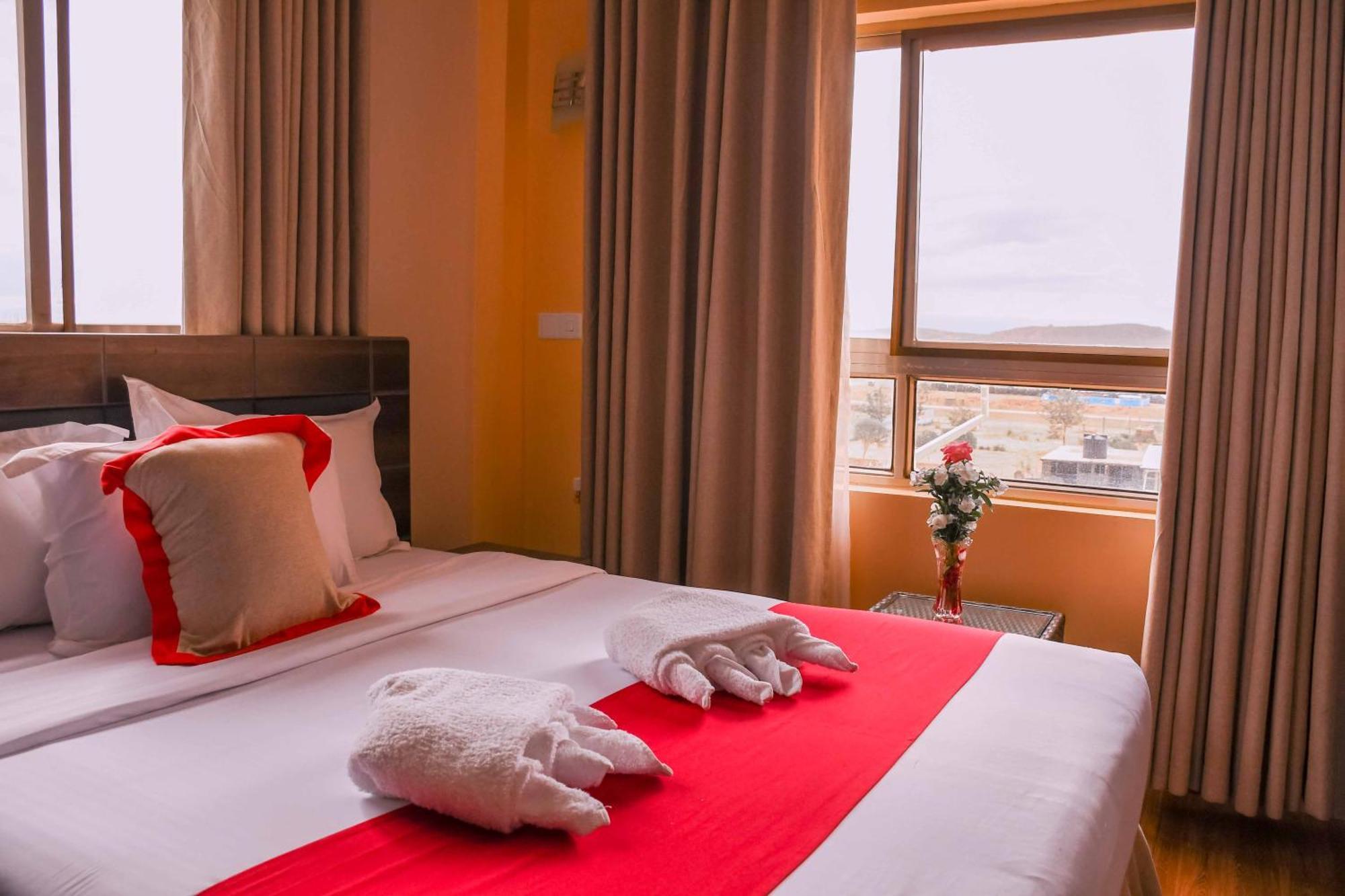 Buraha Zenoni Hotel And Resort ナクル エクステリア 写真