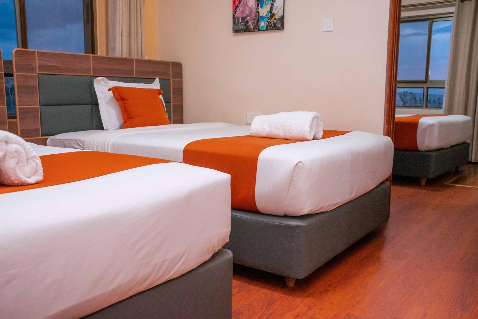 Buraha Zenoni Hotel And Resort ナクル エクステリア 写真