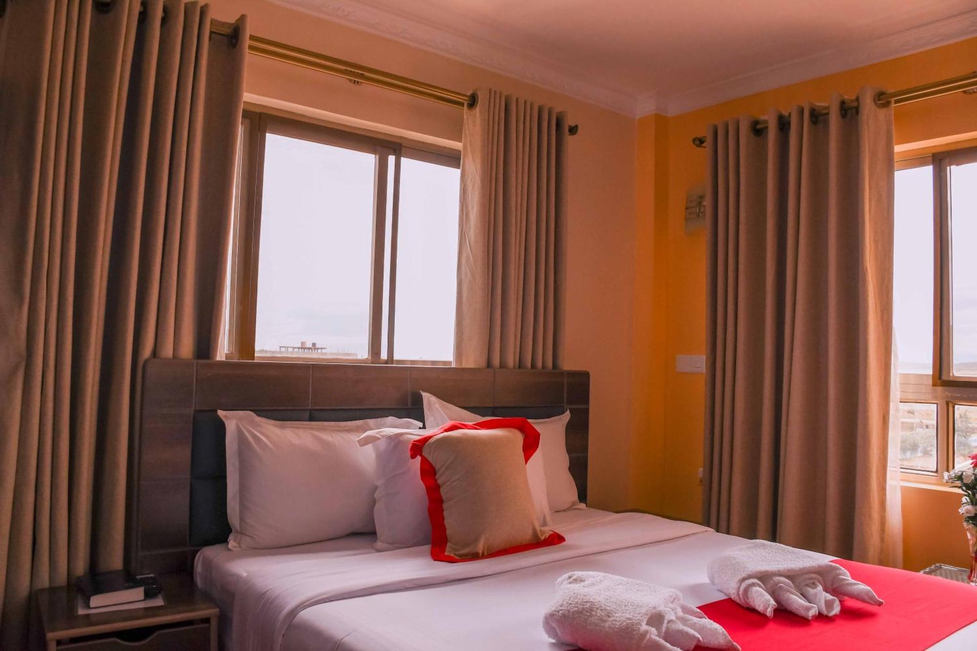 Buraha Zenoni Hotel And Resort ナクル エクステリア 写真
